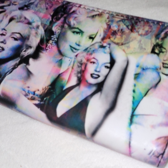 Marilyn Monroe Wallet - Picture 7 of 9